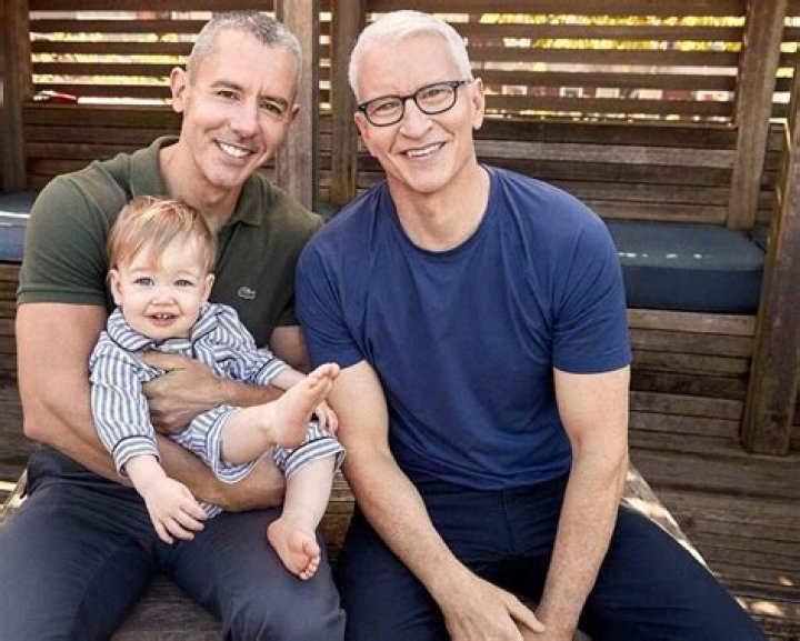 
Truths About Anderson Cooper’s Gay Partner and Family 