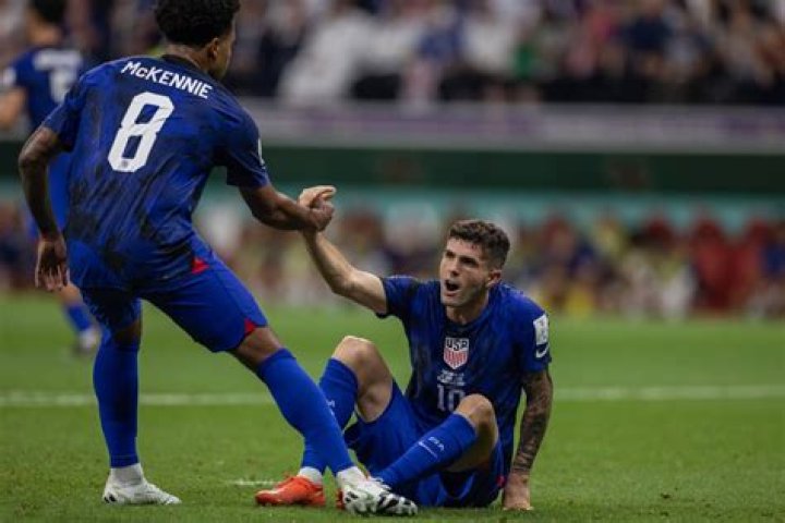 
U.S. Soccer’s Christian Pulisic Vows He’ll Be Back for Next World Cup Game Despite Pelvic Contusion 