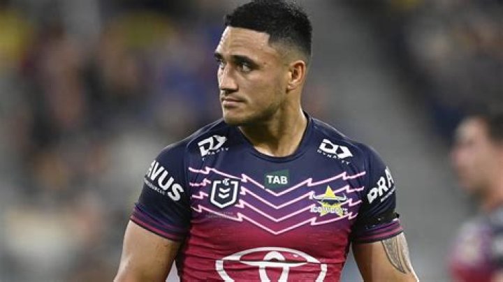 
Valentine Holmes Height, Weight, Net Worth, Age, Birthday, Wikipedia, Who, Nationality, Biography 