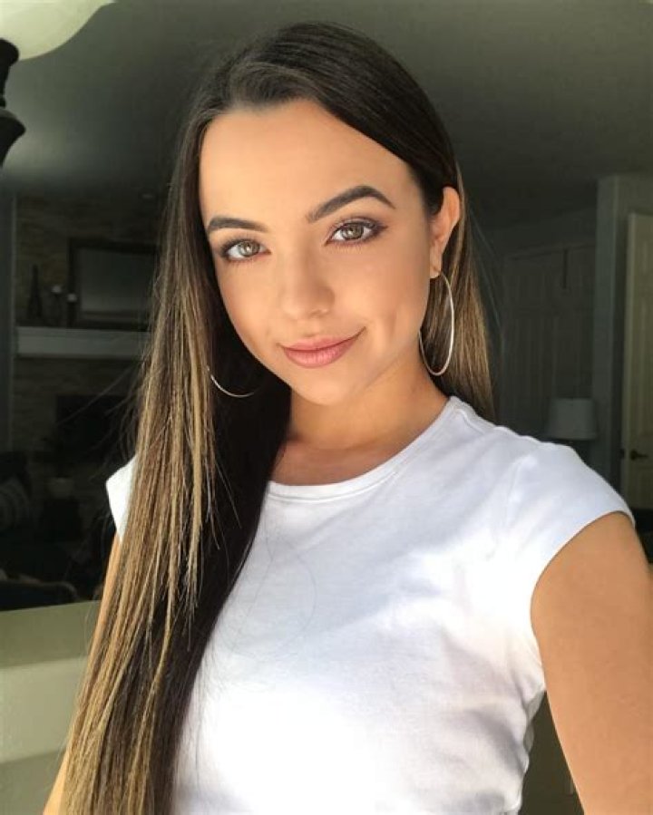 Vanessa Merrell Height, Weight, Net Worth, Age, Birthday, Wikipedia, Who, Nationality, Biography