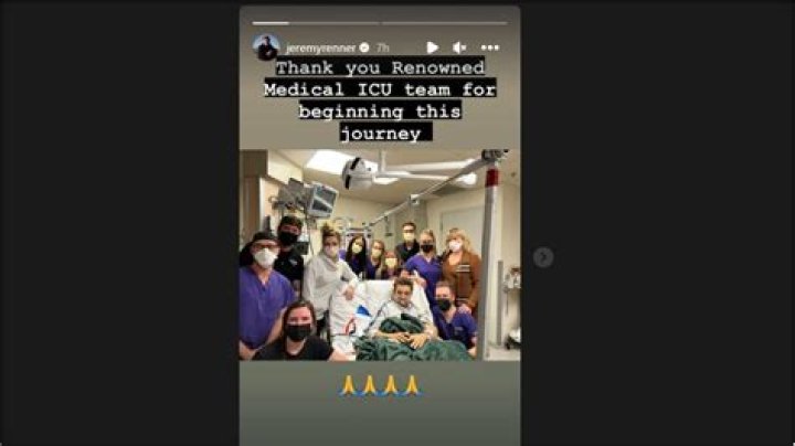 
What hospital is Jeremy Renner at? Actor provides recovery update as he shares photo with hospital staff 