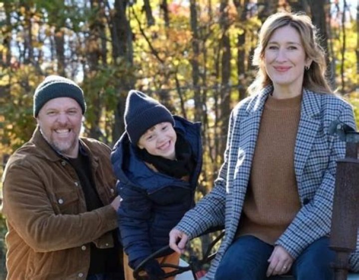 
Who Are Alexi Robidoux Parents? Age And Family 