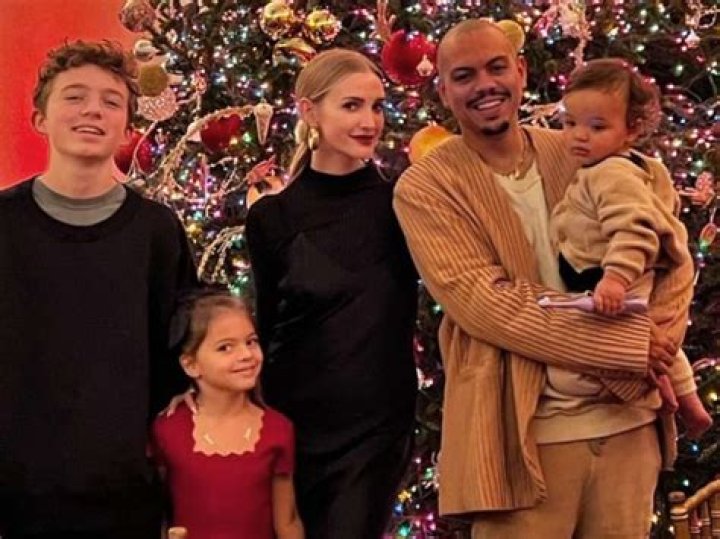 
Who are Ashlee Simpson’s Husband Evan Ross and Children? Meet Them 