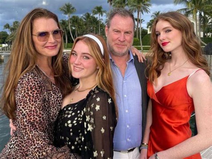 
Who Are Dennis Waterman Daughter’s? Everything We Know About Hannah & Julia Waterman 