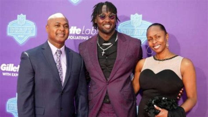 
Who Are Devin Lloyd Parents? Meet Father- Joe Lloyd And Mother- Ronyta Johnson 