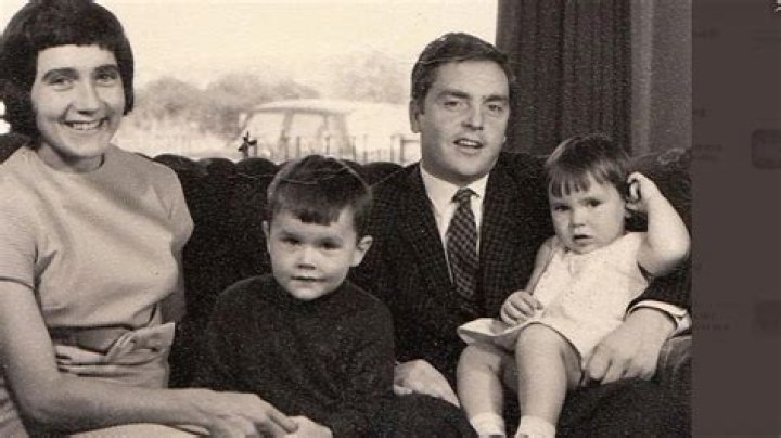 
Who are Huw Edwards’ children, Amos, Dan, Sammy, Rebecca, Hannah? 