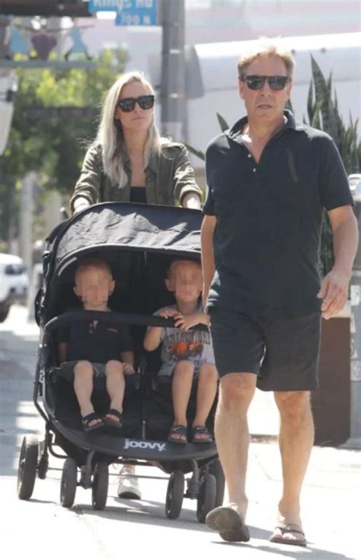 
Who are Kristin Cavallaris Parents? Kristin Cavallari Biography, Parents Name, Nationality and More 