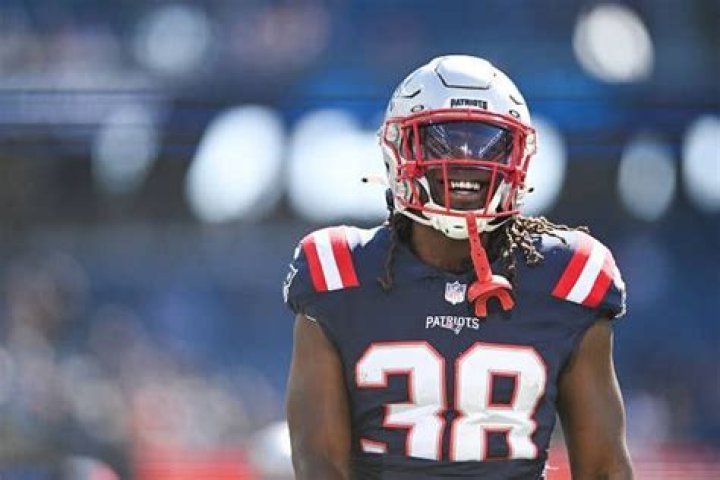 Who are Rhamondre Stevensons Parents? Rhamondre Stevenson Biography, Parents Name, Nationality and More