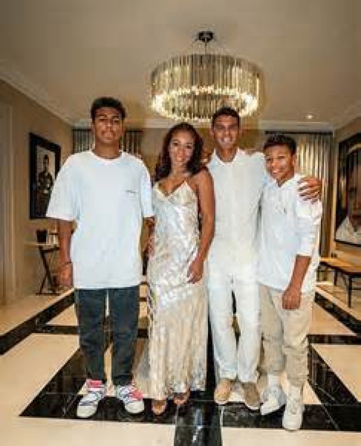 Who are Thiago Silvas Parents? Thiago Silva Biography, Parents Name, Nationality and More