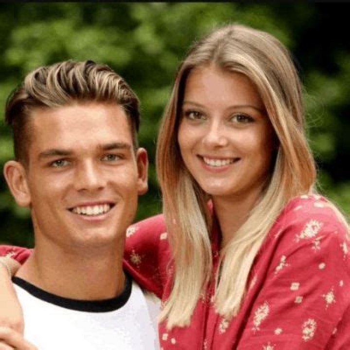 
Who Are Warren Green And Lisa Green | Meet Chris Green Parents; Family Details 