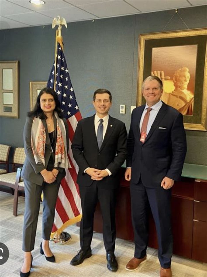 Who is Alan Shaw, Norfolk Southern CEO? All about salary, net worth, wife Tiffany Shaw, children, career and more