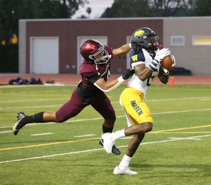 
Who Is Jaylon Connish? Warren High School Football Player Dead In A Car Accident 