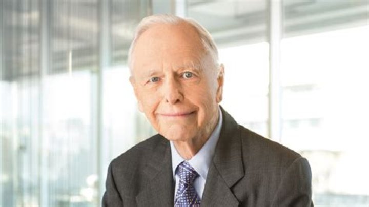 Who Is Ned Johnson Fidelity? Died Age 91, What Was His Net Worth?