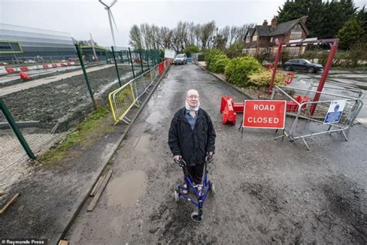 
Who is Peter Ambler? 77-year-old from Spondon, Derby refuses to leave home to SmartParc project 