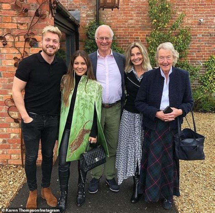 
Who Is Sam And Louise Thompson Father? Everything About Their Family & Siblings 