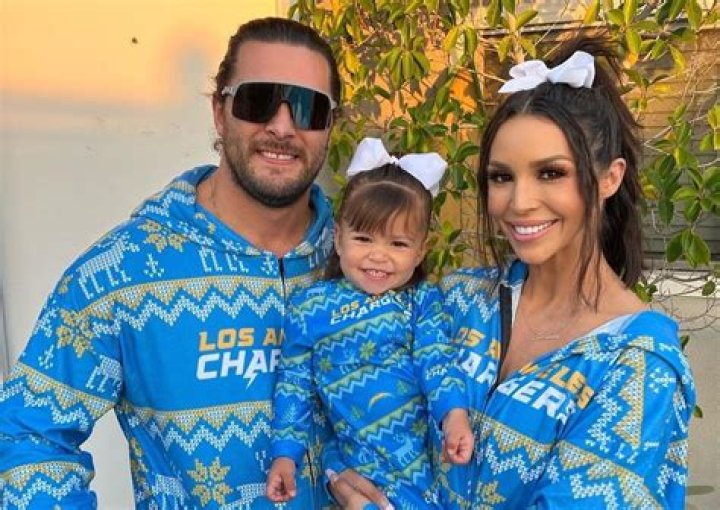 
Who Is Scheana Shay Sister? Parents Family And Age Revealed 