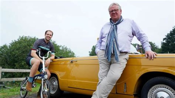 
Who Is Tim Medhurst Wife? Antique Roadshow Fans Think The Expert Is Married- Is He Though? 