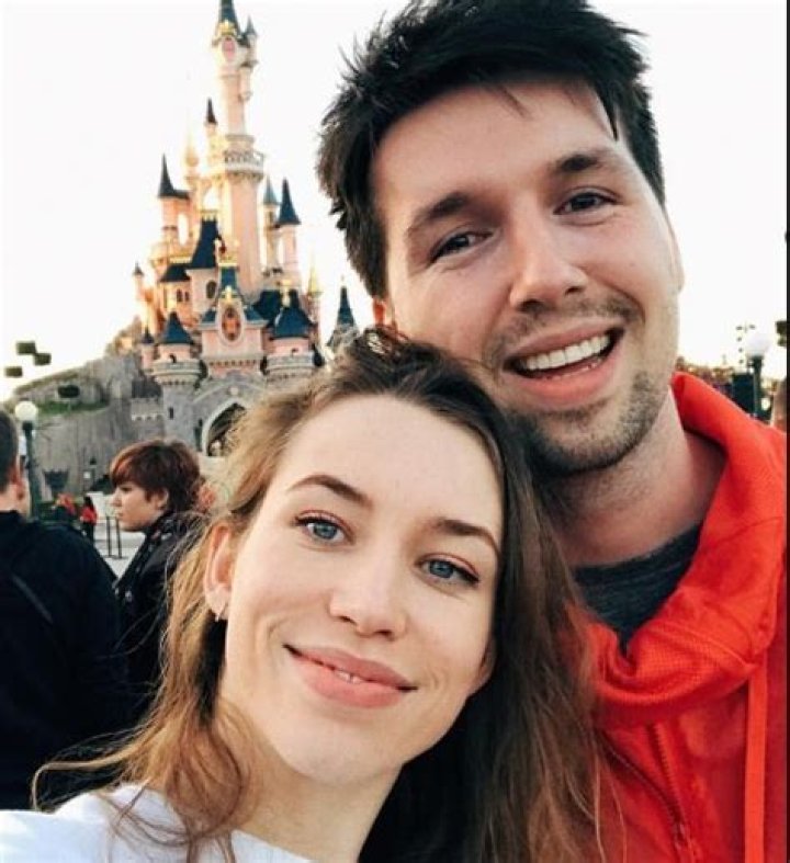 
Who Is YouTuber Callux Girlfriend Now In 2022 After His Breakup With Sarah Close? 
