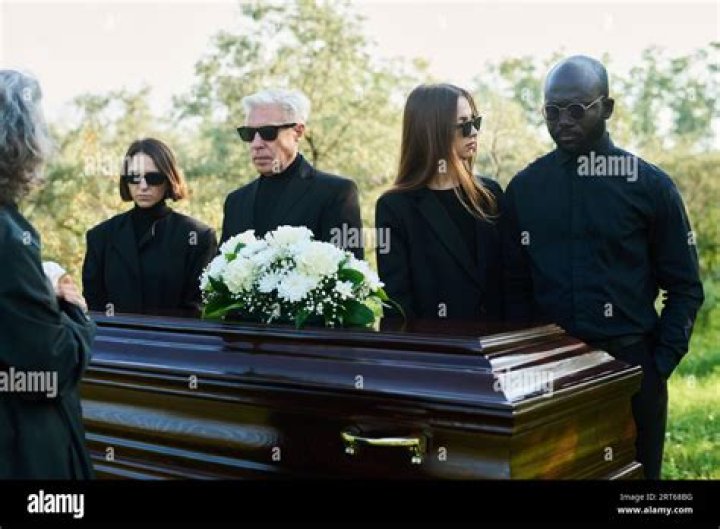 
Writer Alan Grant Death Cause: Wife And Family Mourning The Loss 