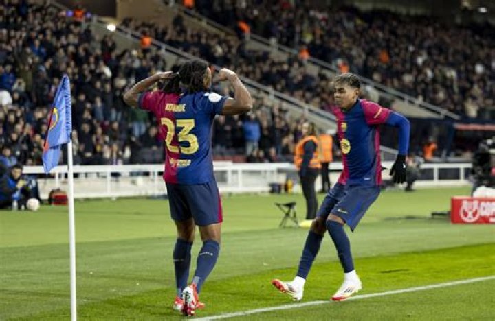 
Xavi Concerned By Barcelona’s Inability To Register Jules Kounde 